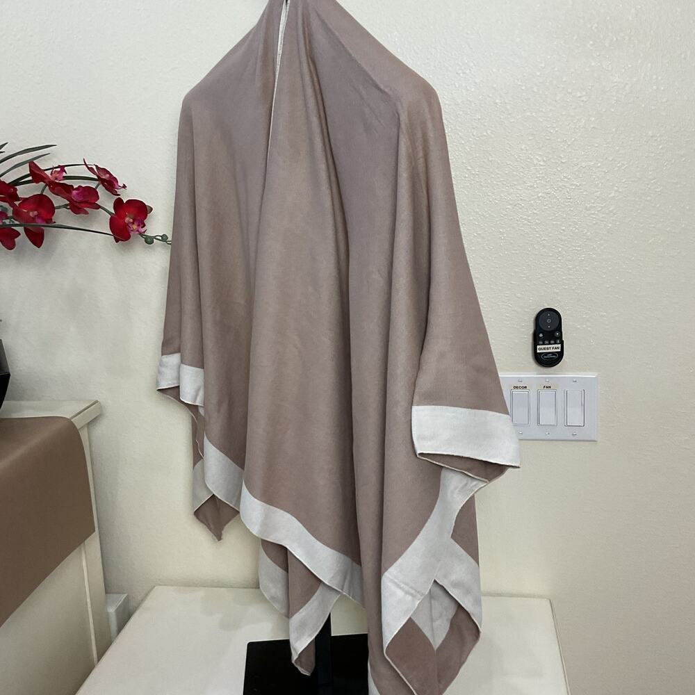Mellifluous Tan and White Lightweight Casual Poncho Womens NWT - Picture 5 of 10